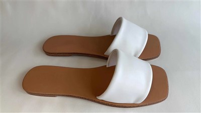 Papoċċi abjad tas-sajf tal-moda